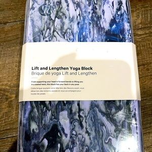 Lululemon lift and lengthen yoga blocks